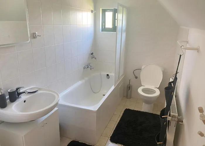 Hill 42 By Interhome Casa de Férias Cista (Hradec Kralove)